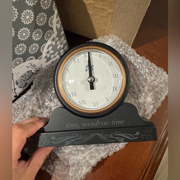 Taylor Swift folklore Album Desk Clock - Picture 2 of 8